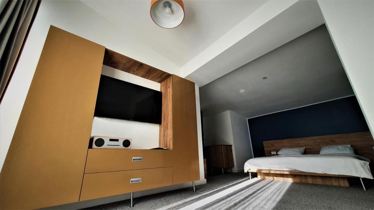 Pensiunea Caluda Hotel นาโวดาริ ภายนอก รูปภาพ