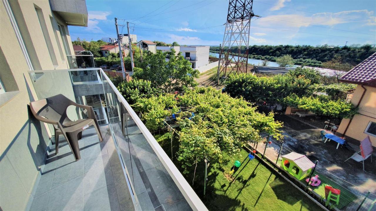 Pensiunea Caluda Hotel นาโวดาริ ภายนอก รูปภาพ