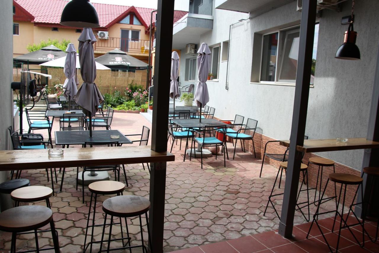 Pensiunea Caluda Hotel นาโวดาริ ภายนอก รูปภาพ