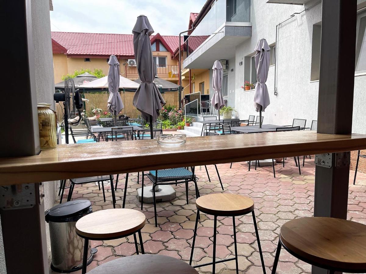 Pensiunea Caluda Hotel นาโวดาริ ภายนอก รูปภาพ